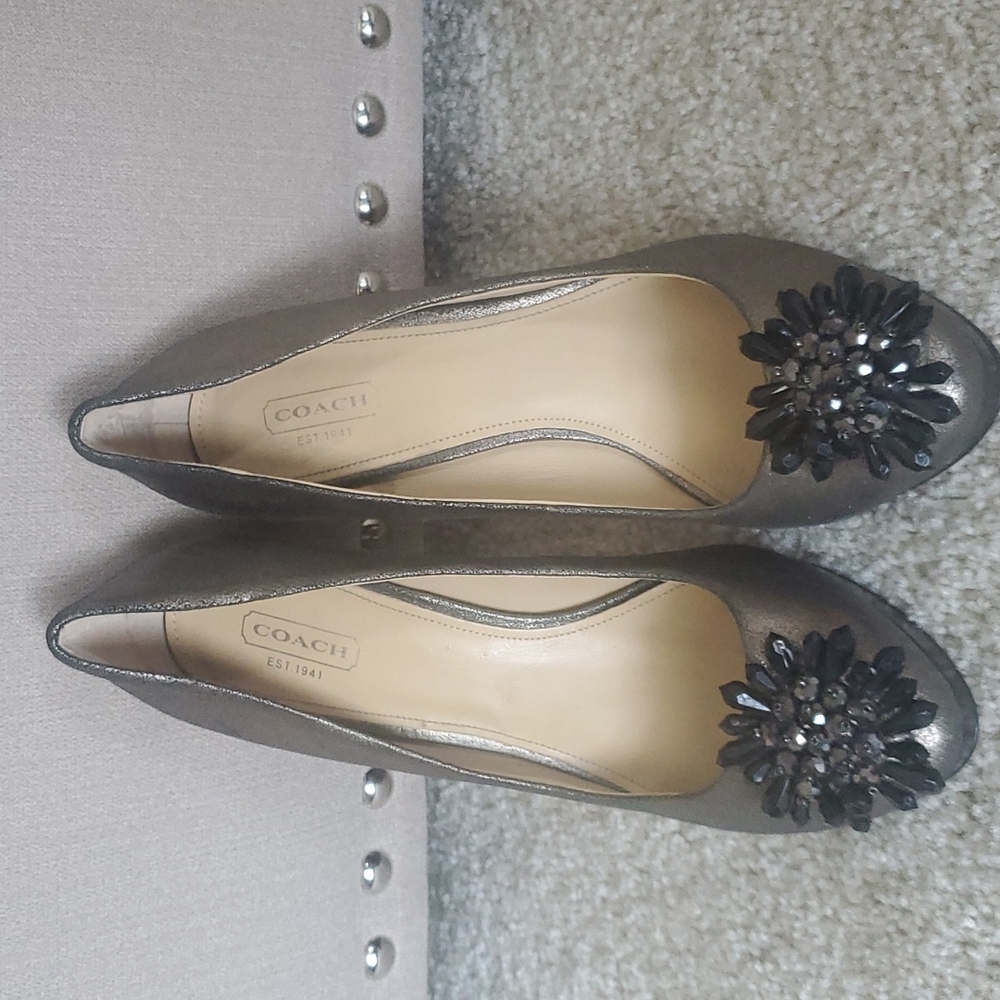 Coach bergan metallic pumps